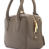 LEATHER HANDBAG FOR EVERYDAY USE.